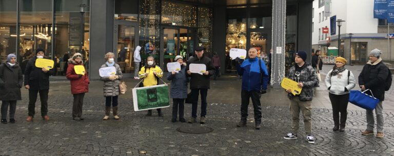 Grün.Bunt.Weiden bei Mahnwache zum Tag der Menschenrechte